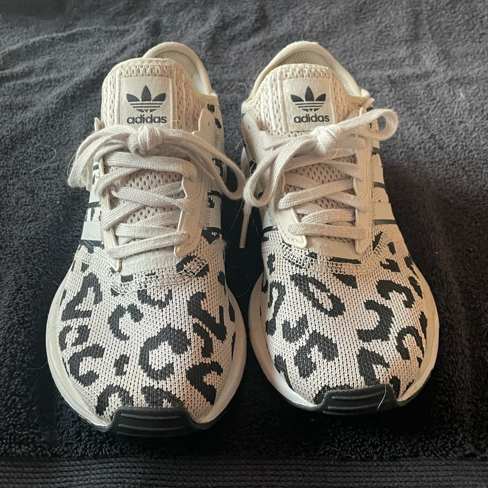 Womens Adidas sneakers